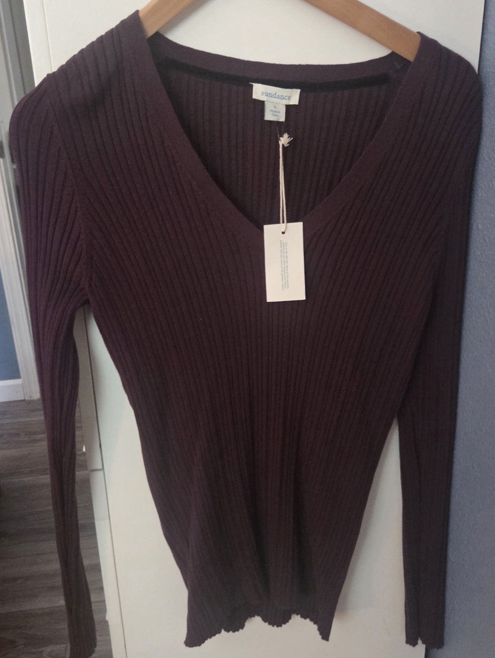 Sundance Ribbed V-Neck Sweater - Plum
